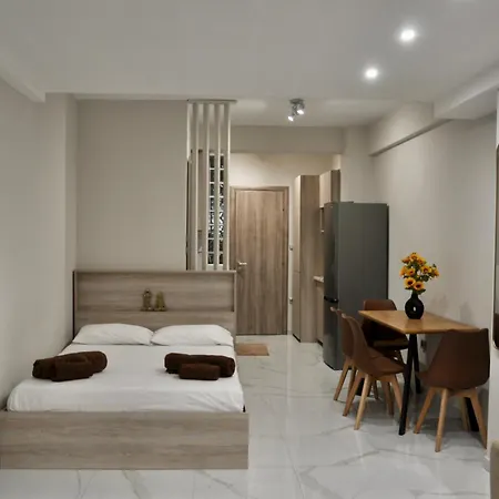 Thevacationers 1, New Skg Downtown Apartment *