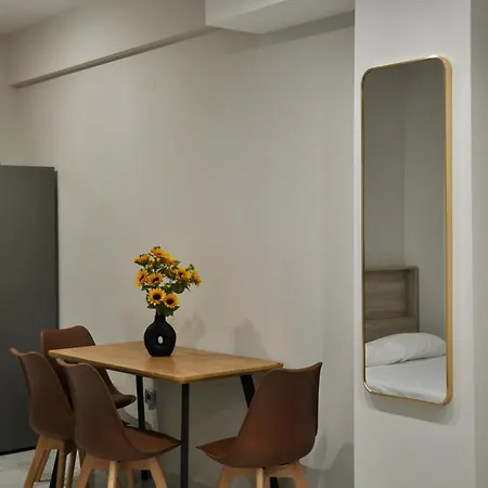 Thevacationers 1, New Skg Downtown Thessaloniki